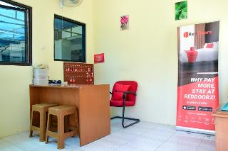 RedDoorz Plus near Ciputra World Kuningan 2 fotoÄŸrafÄ±