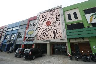 RedDoorz Plus near Living Plaza Jababeka fotoÄŸrafÄ±