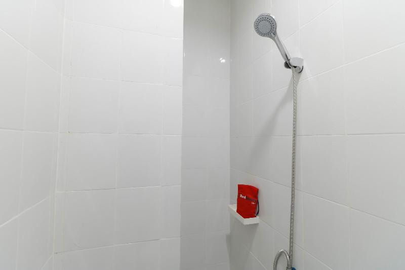 RedDoorz Plus @ Kapuk Business Park - Oda