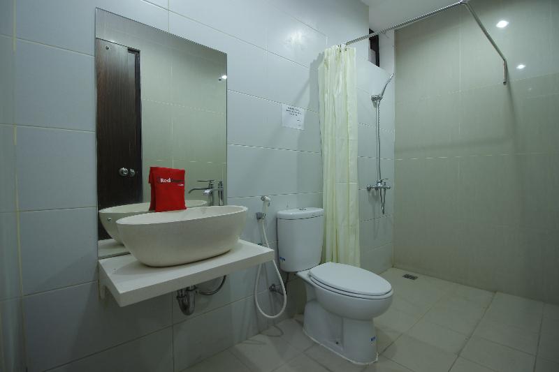 RedDoorz Plus @ TB Simatupang - Oda
