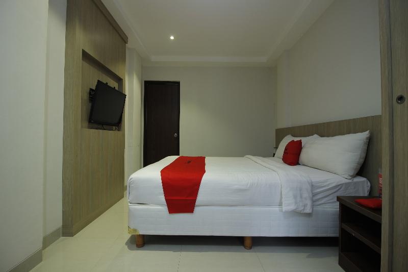 RedDoorz Plus @ TB Simatupang - Oda