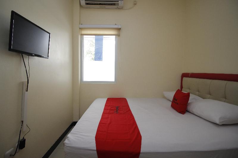 RedDoorz Plus @ Jalan Pemuda Jakarta - Oda
