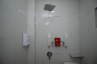 RedDoorz Plus @ Jalan Pemuda Jakarta fotoÄŸrafÄ±