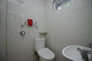 RedDoorz Plus @ Jalan Pemuda Jakarta fotoÄŸrafÄ±