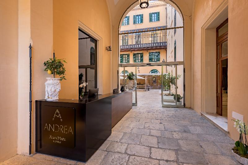 Room of Andrea - Lobi