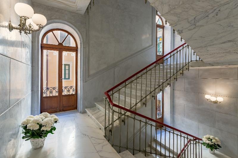 Room of Andrea - Lobi