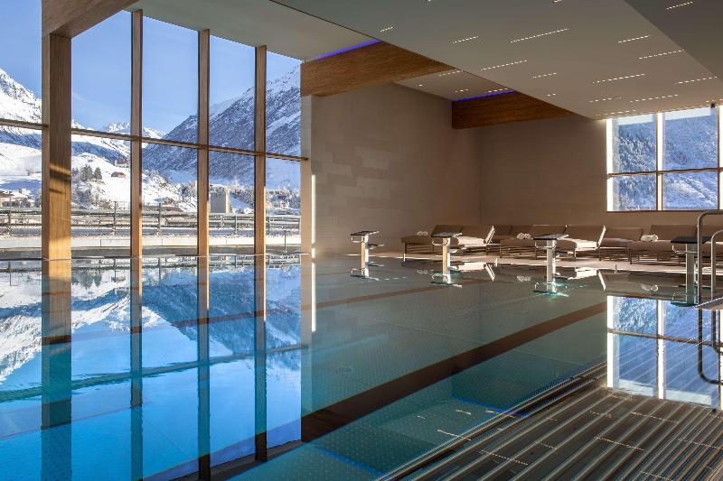 Radisson Blu Hotel Reussen, Andermatt - Havuz