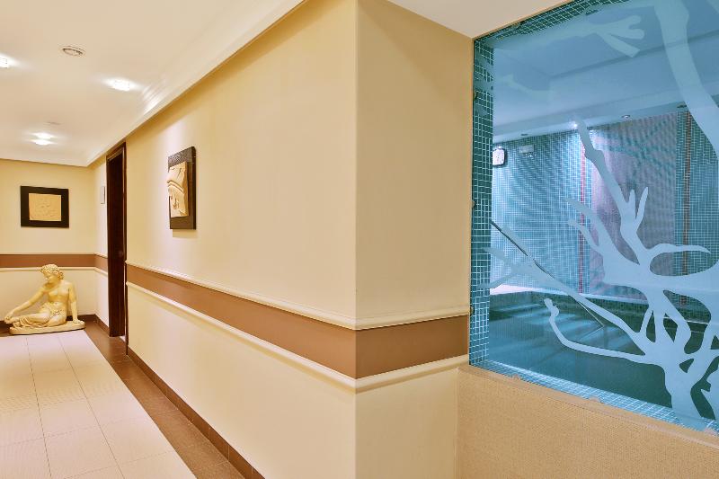 Sun Palace Wellness Hotel Marianske Lazne - Havuz
