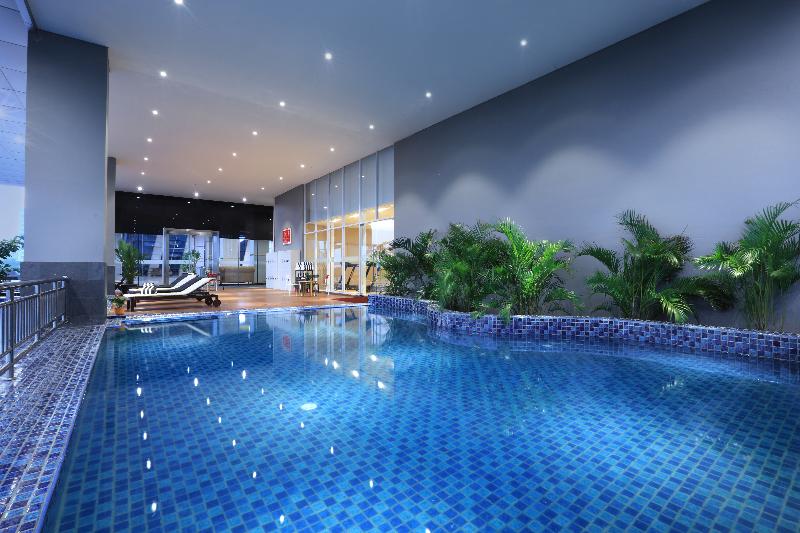 Aston Kartika Grogol Hotel And Conference Center - Havuz