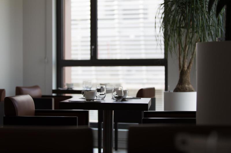 TWENTY BUSINESS FLATS - Restoran
