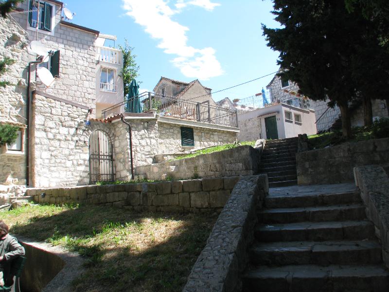Split Center Suites - Genel