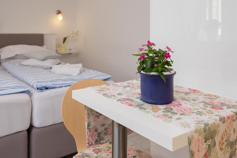 Split Center Suites - Oda
