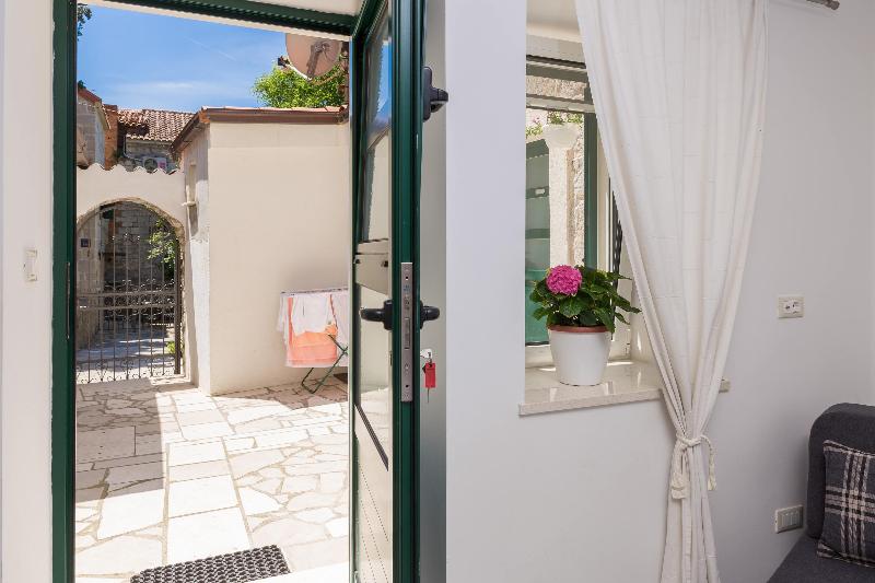 Split Center Suites - Oda