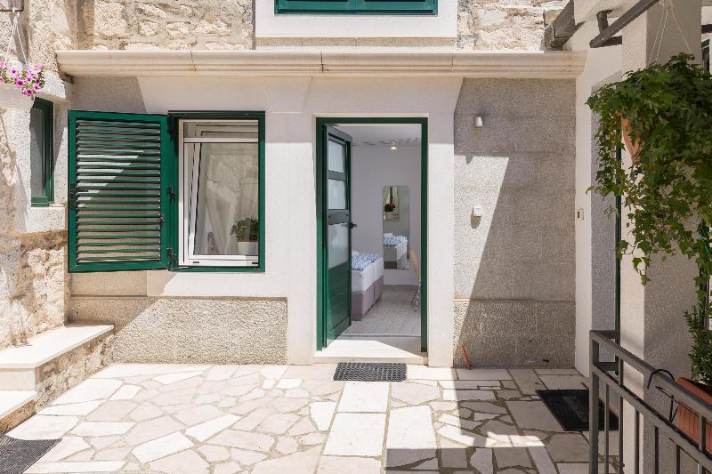 Split Center Suites - Oda