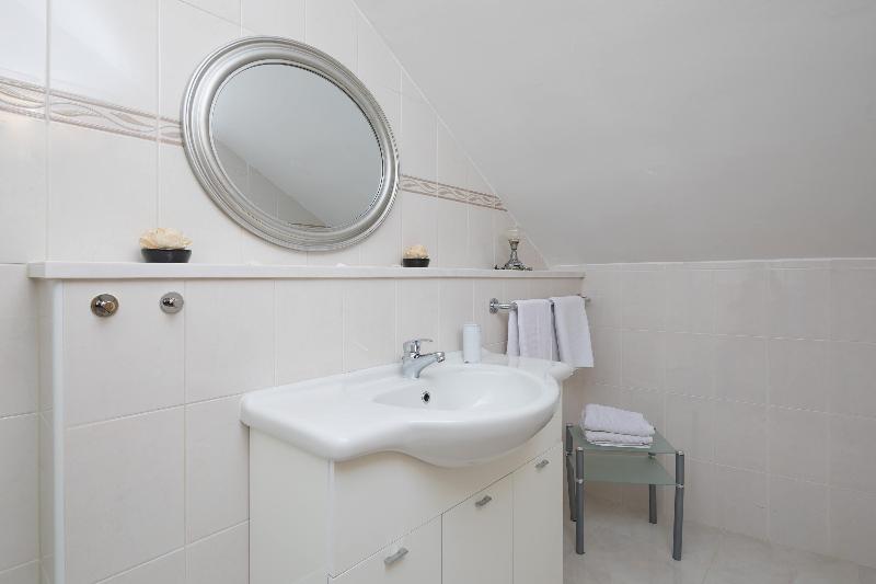Split Center Suites - Oda