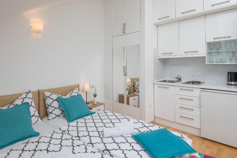 Split Center Suites - Oda