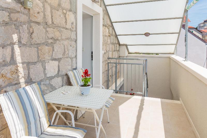 Split Center Suites - Oda