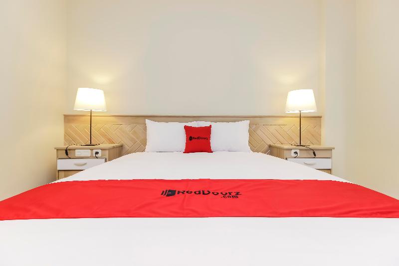 RedDoorz Premium near Ragunan Zoo 2 - Oda