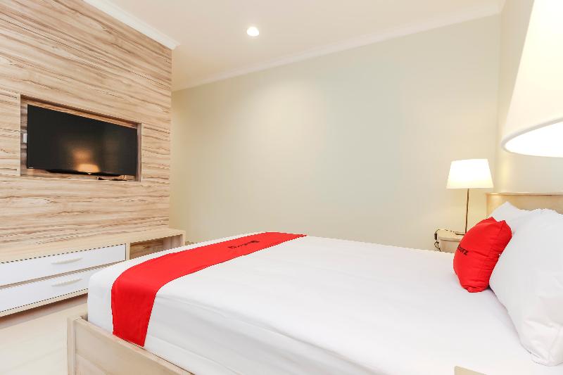 RedDoorz Premium near Ragunan Zoo 2 - Oda