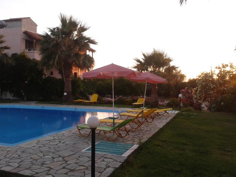 Pardalakis Studios - Havuz