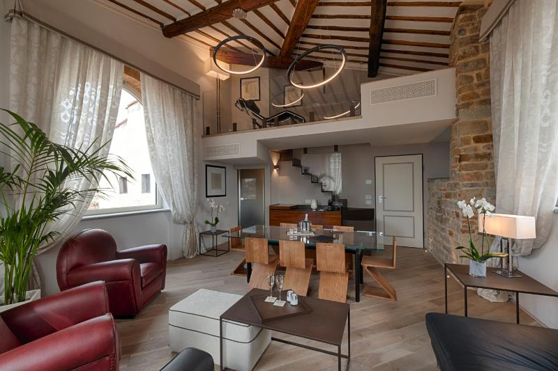 Donati Luxury Tower - Oda