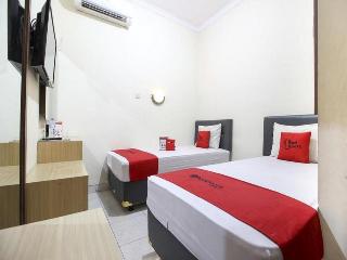 RedDoorz Plus near Stadion Mandala Krida fotoÄŸrafÄ±