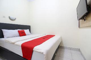 RedDoorz Plus near Stadion Mandala Krida fotoÄŸrafÄ±