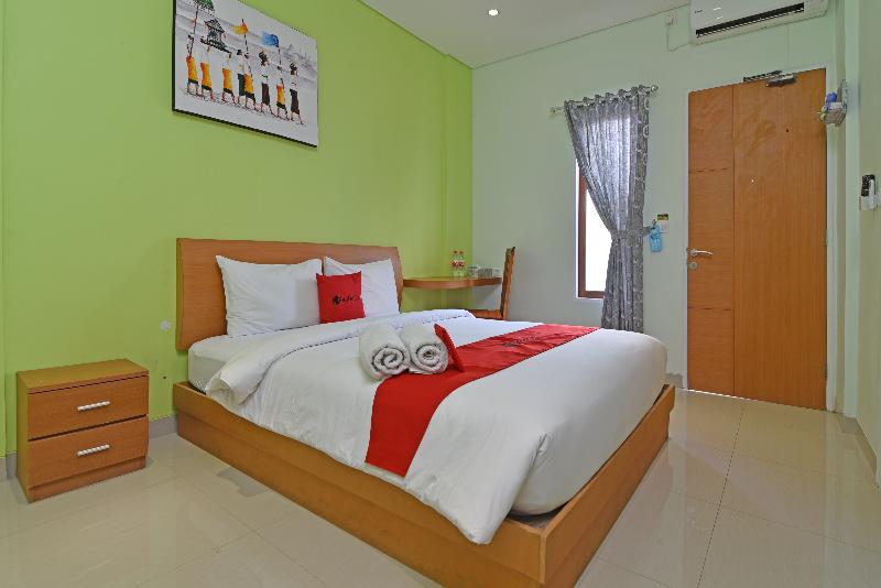 RedDoorz Plus @ Mahendradatta Denpasar - Oda