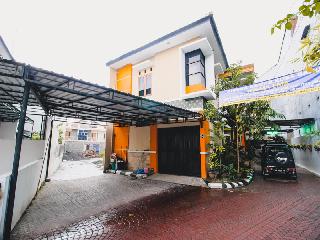 RedDoorz Plus @ Pogung Raya otel fotoğrafı