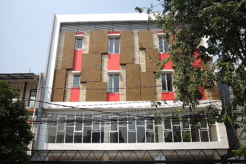 RedDoorz Plus near Mall Ciputra Jakarta - Genel