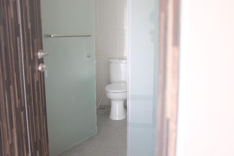 RedDoorz Plus near Mall Ciputra Jakarta - Oda