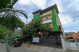 RedDoorz Plus near Trisakti University otel fotoğrafı