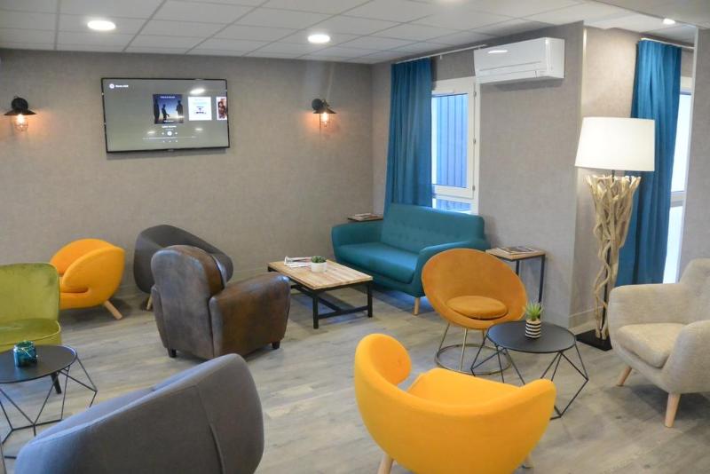 Kyriad Direct Tours Sud - Chambray Les Tours - Lobi