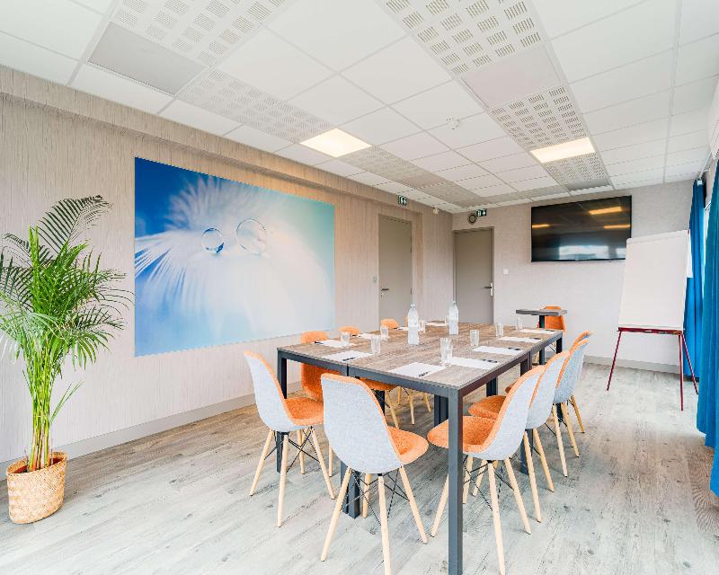Kyriad Direct Tours Sud - Chambray Les Tours - Toplantı