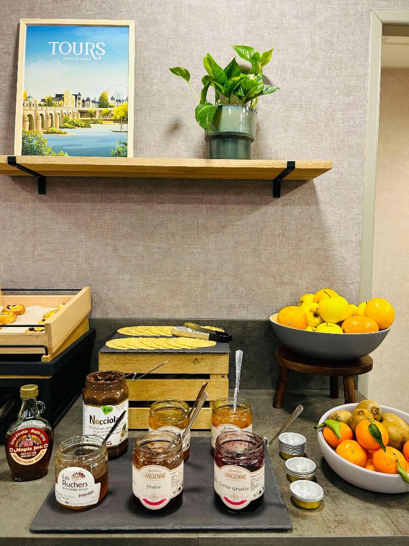 Kyriad Direct Tours Sud - Chambray Les Tours - Restoran