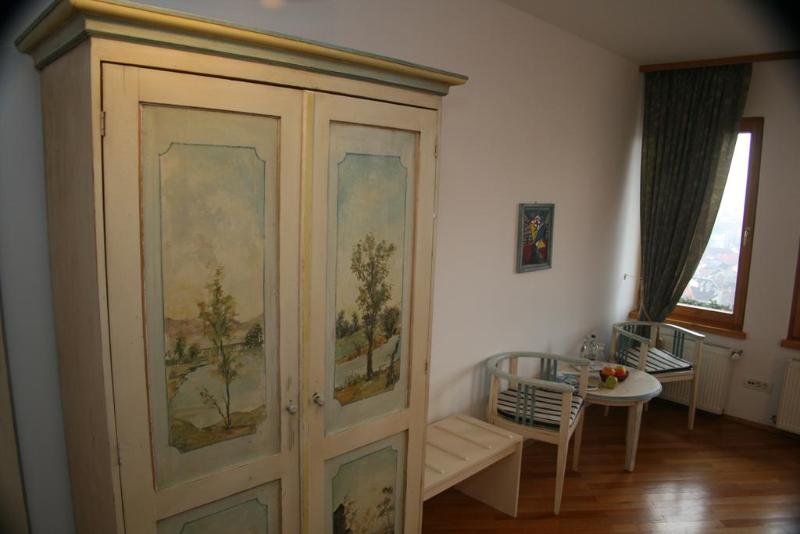 Casa Cranta - Oda