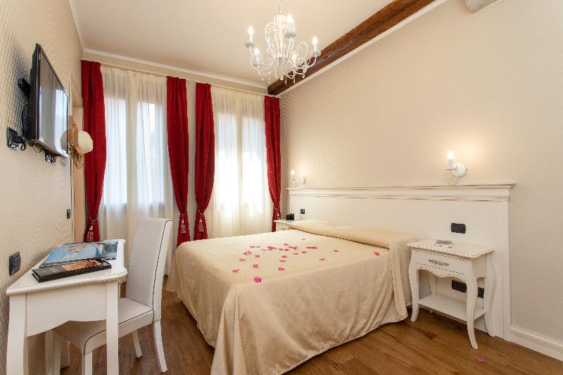 Charming Palace Santa Fosca - Oda