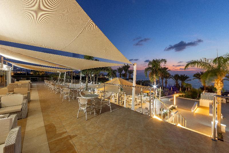 Queens Bay - Teras