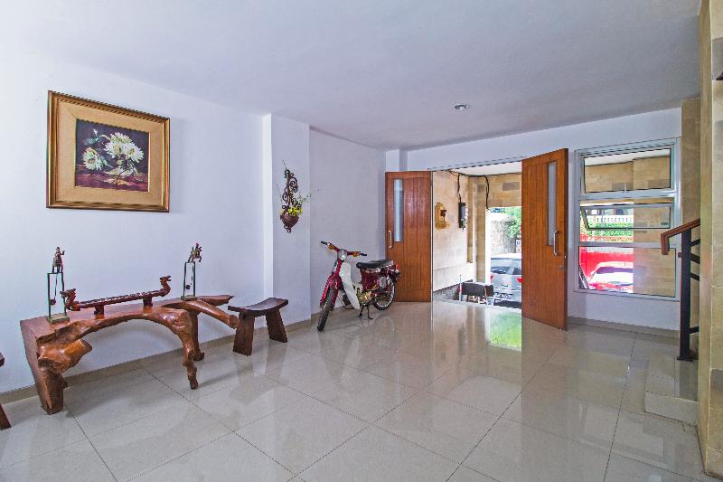 RedDoorz near Cilandak Town Square - Lobi