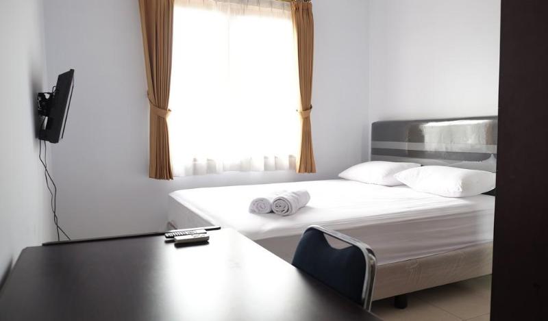 RedDoorz near Supermall Karawaci 2 - Oda