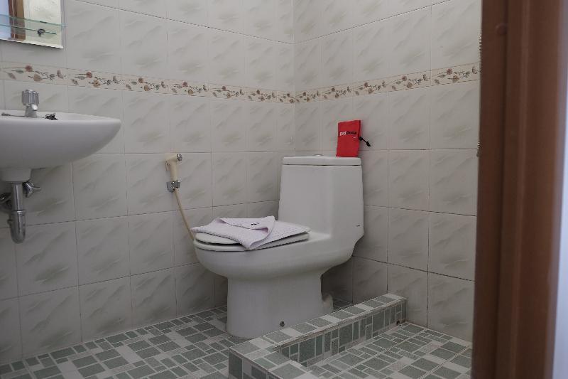 RedDoorz near Supermall Karawaci 2 - Oda