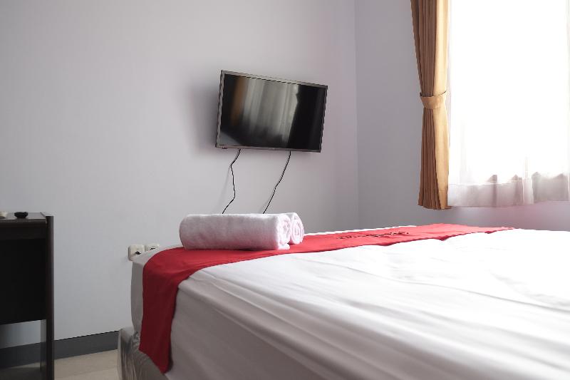 RedDoorz near Supermall Karawaci 2 - Oda