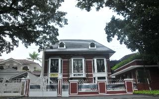 RedDoorz Premium near RS Pondok Indah La Maison fotoÄŸrafÄ±