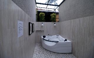 RedDoorz Premium near RS Pondok Indah La Maison fotoÄŸrafÄ±