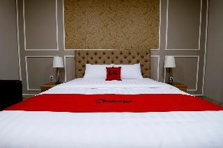 RedDoorz Premium near RS Pondok Indah La Maison fotoÄŸrafÄ±