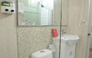 RedDoorz Premium near RS Pondok Indah La Maison fotoÄŸrafÄ±