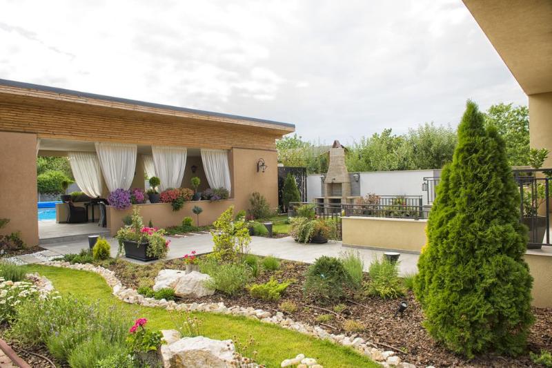 Nora Prestige Timisoara - Genel