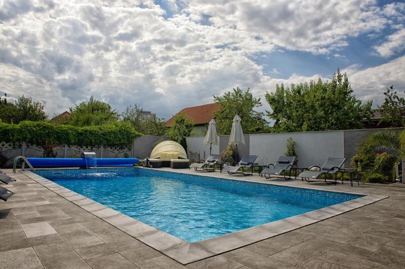 Nora Prestige Timisoara - Havuz