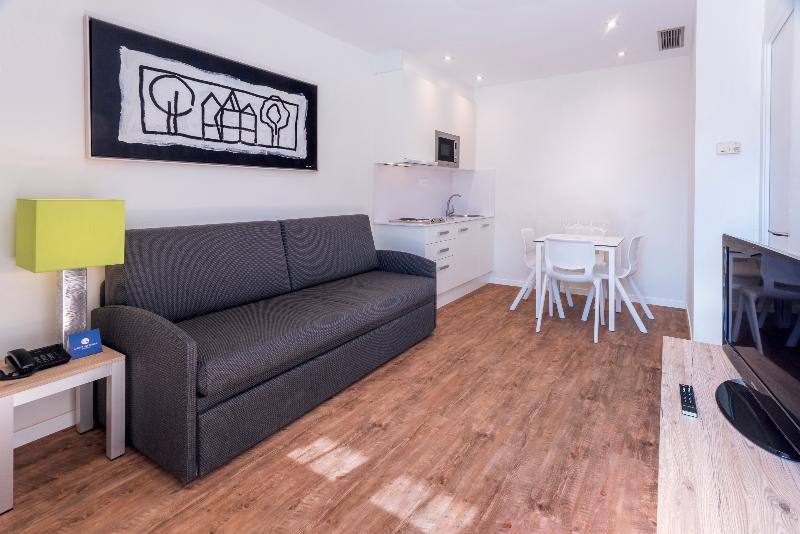 Apartamentos Playa De Castelldefels - Oda