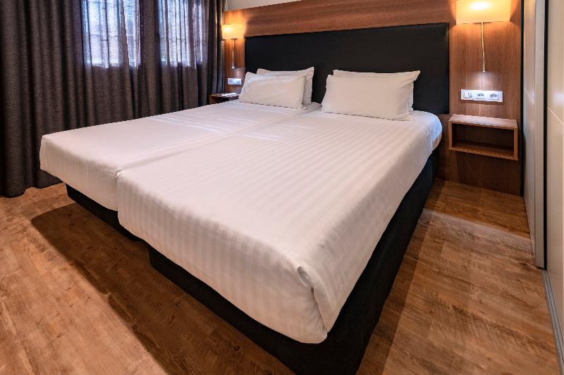 Apartamentos Playa De Castelldefels - Oda